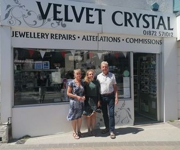 Cruel burglar steals thousands of pounds worth of jewellery as alarms blare from Perranporth family business